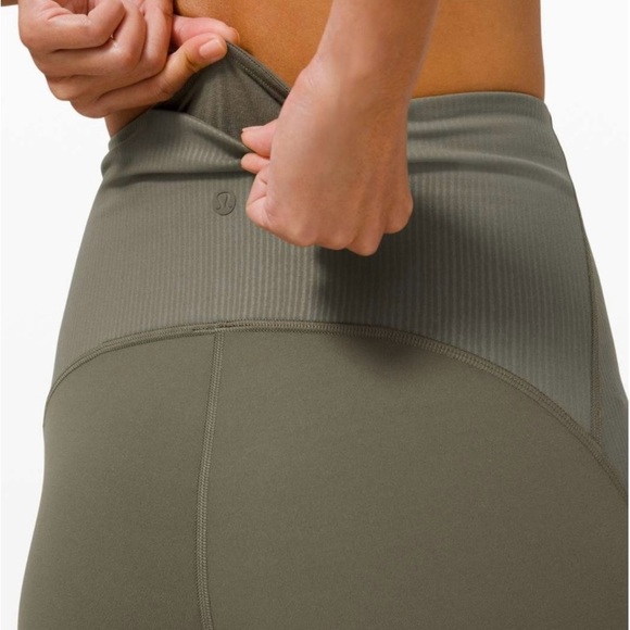 Lululemon Blissful Bend Super High-Rise Short 8 Army Green Sz4 Buttery Soft Nulu - Picture 2 of 8